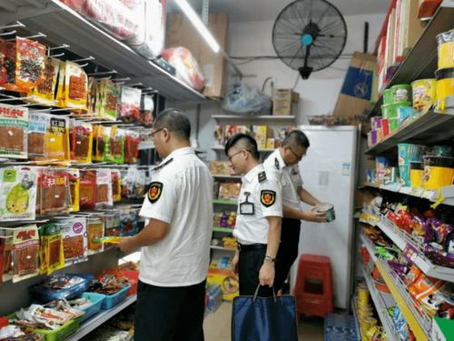 銀海區(qū)市場(chǎng)監(jiān)管局扎實(shí)推進(jìn)食品銷售風(fēng)險(xiǎn)分級(jí)管理工作，筑牢食品安全防線